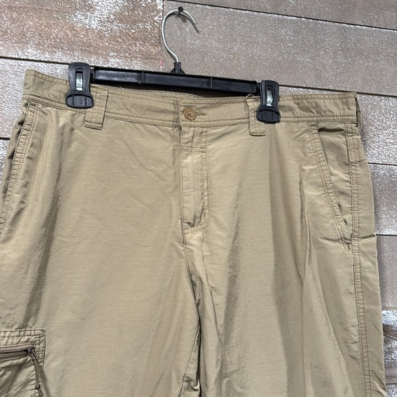 Columbia khaki cargo pants 36x30 - Picture 2 of 9